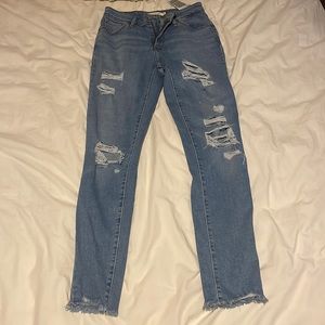Levi’s distressed skinny jeans